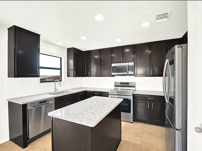 2219 Sundrop Bay — Photo 3