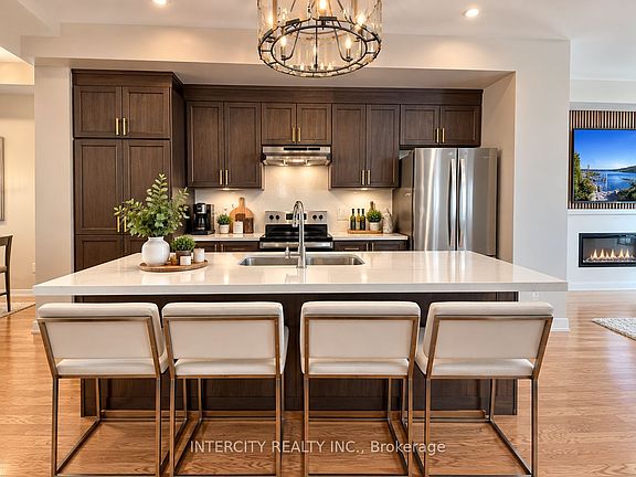 2nd image of 12 Heathrow Ln