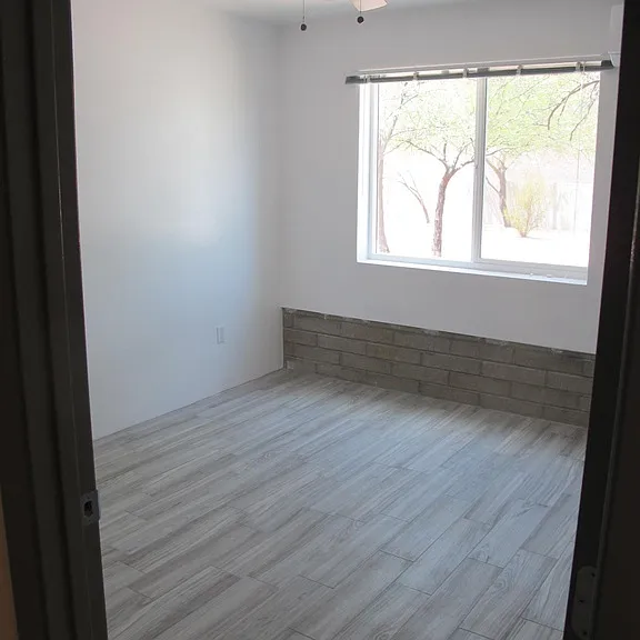 1122 E Water St — Photo 20