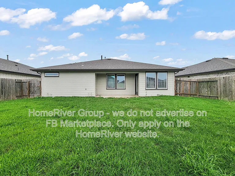 8122 Hush Heights Dr — Photo 20
