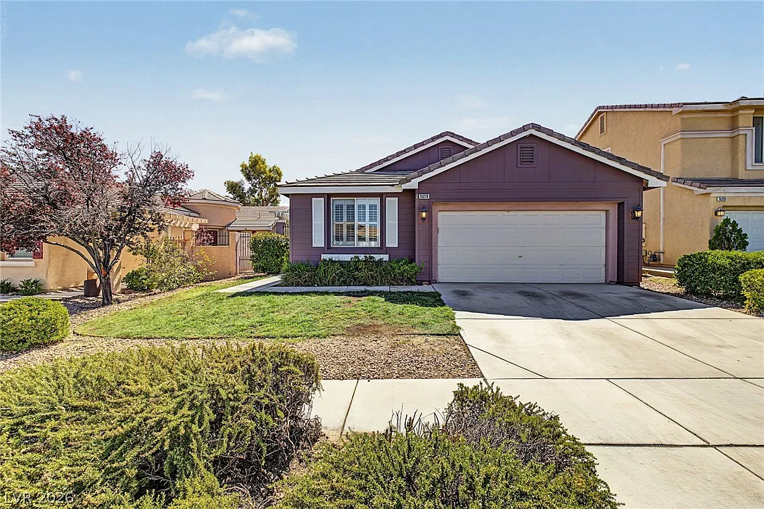 3 bed, 2.0 bath, 1833 sqft, $2,450 — Photo 1