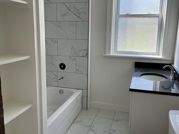 5th image of 1544 W Birchwood Ave #1
