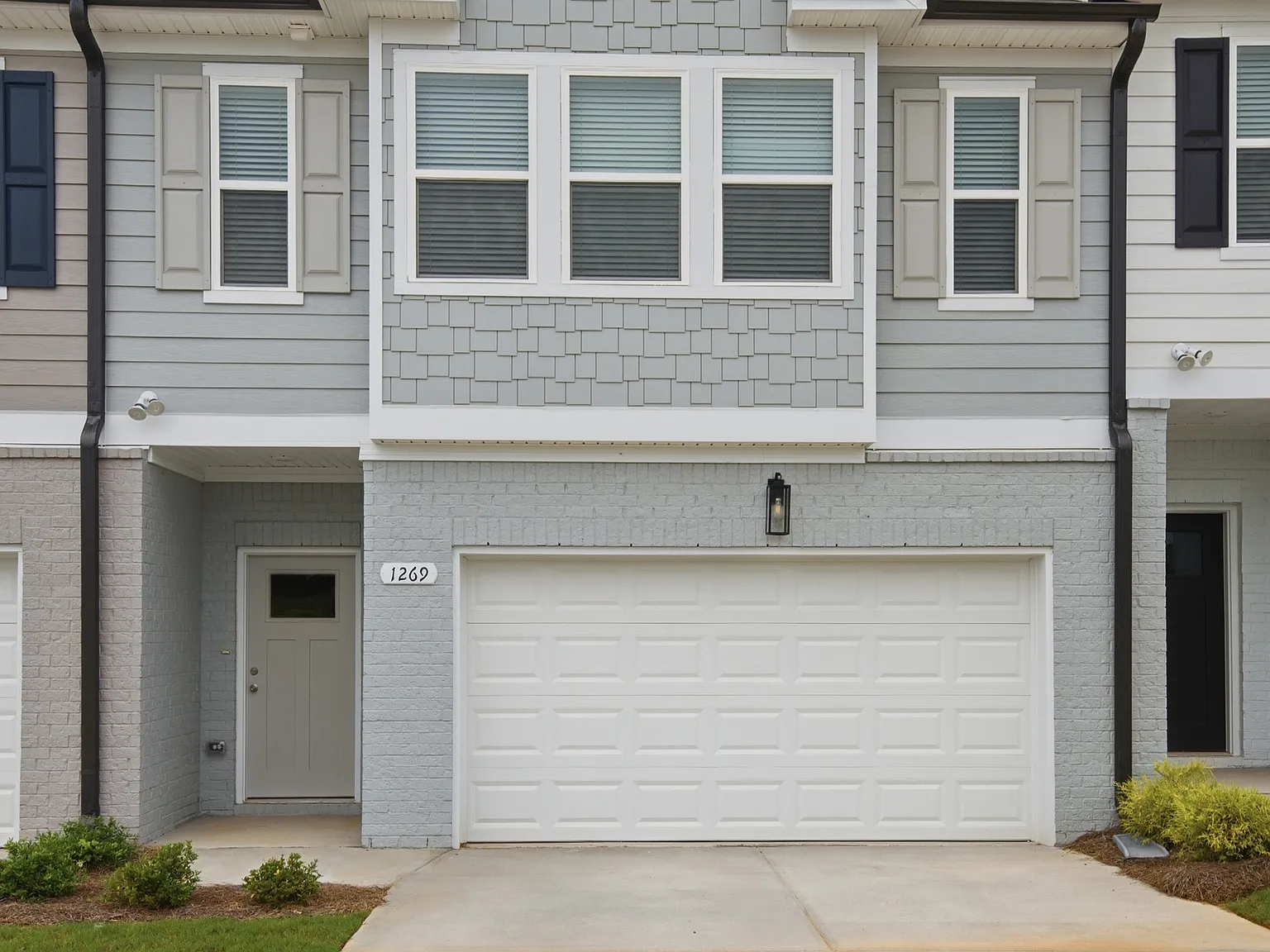 3 bed, 2.5 bath, 1844 sqft, $1,995 — Photo 2