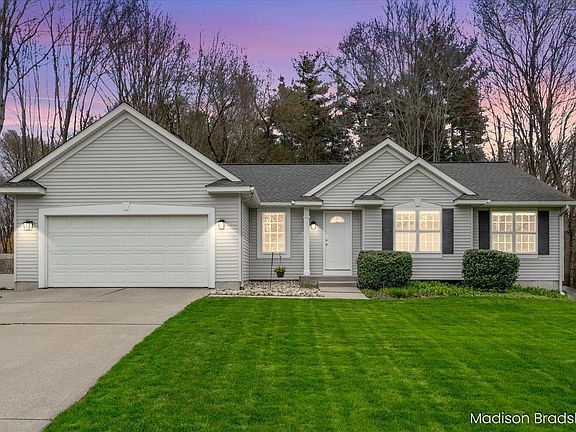 2nd image of 10972 Creekside Dr