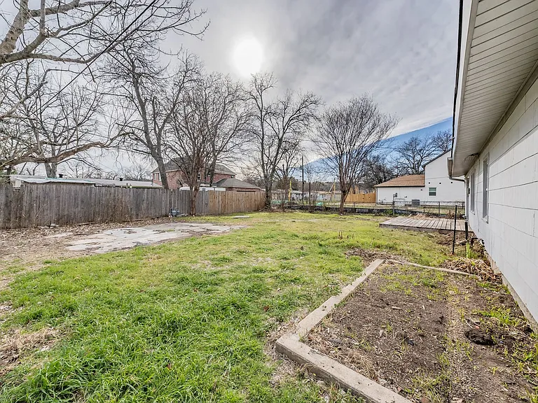 5805 Aton Ave — Photo 34