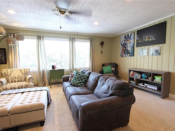 5th image of 245 N Gordon Dr