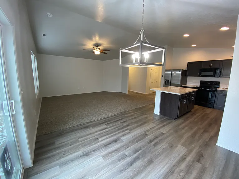 840 SW Lago St — Photo 13