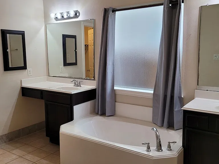 12930 Echo Landing Dr — Photo 32