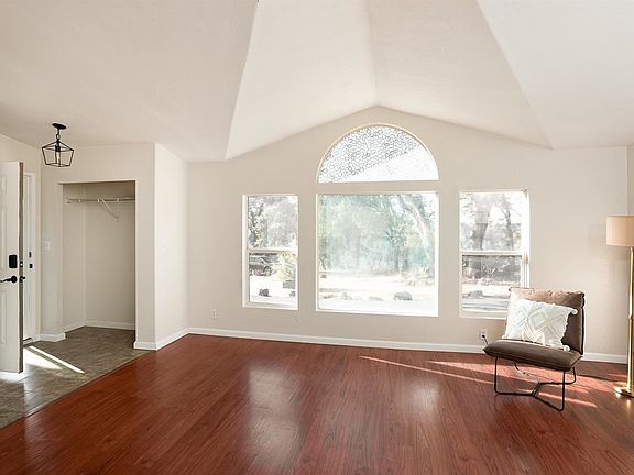 2nd image of 20376 Wildwood West Dr