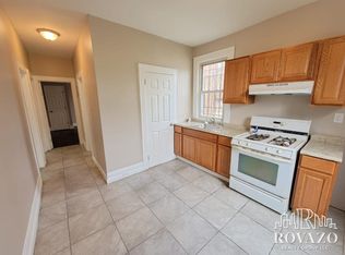 306 S 10th St #3, Newark, NJ 07103