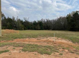 16 Hunters Hollow Dr, Mount Vernon, TX 75457