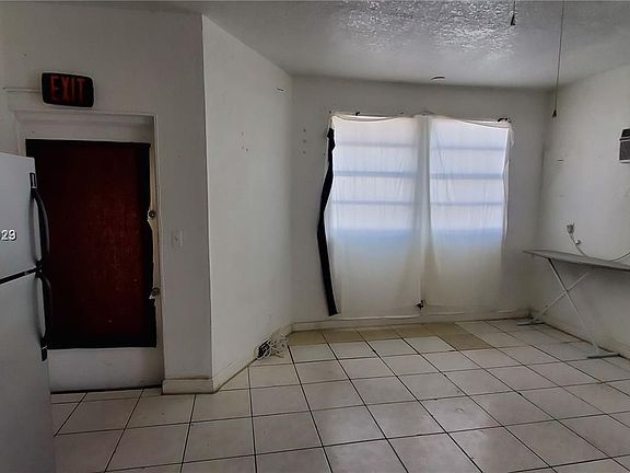 4th image of 4419 NW 17th Ave #B