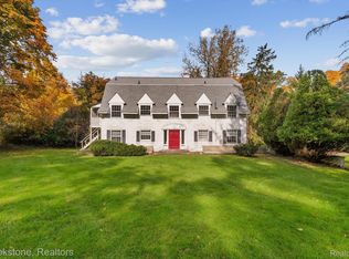 375 Applewood Ln, Bloomfield Hills, MI 48302
