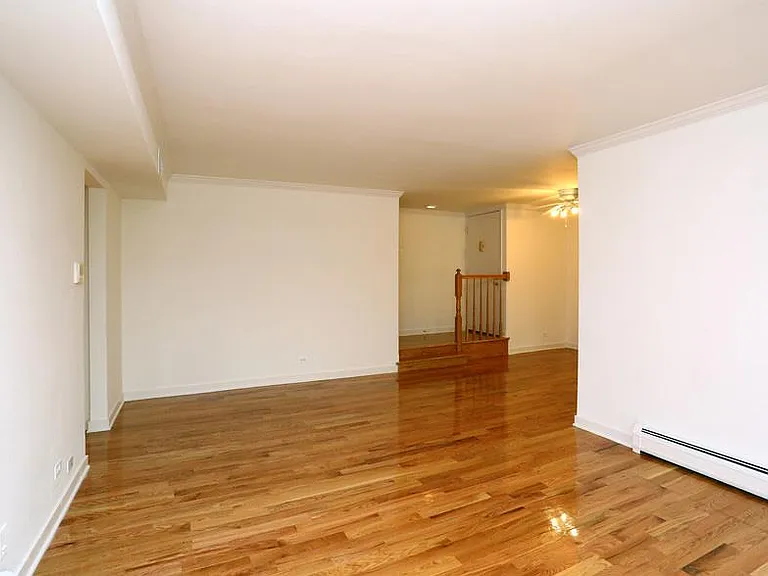 Emerald Court Apartments — Photo 23