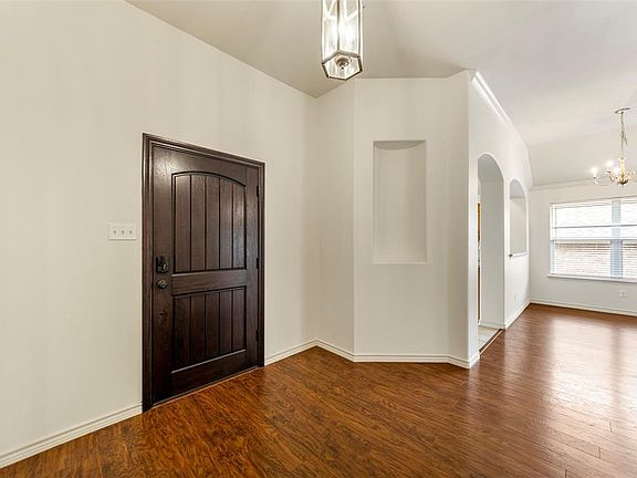 3rd image of 2720 Fern Valley Ln