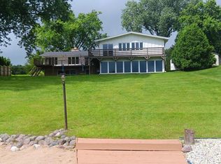 W356N5212 Lakeshore Dr, Oconomowoc, WI 53066