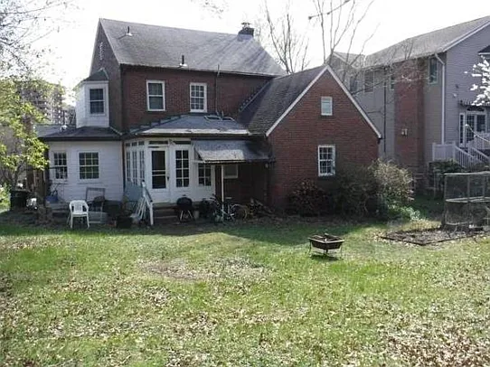 5 bed, 1787 sqft, $1,064 — Photo 4