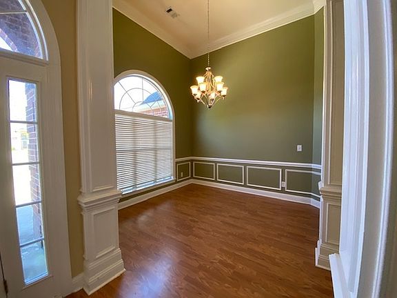 3rd image of 108 Roseine Dr
