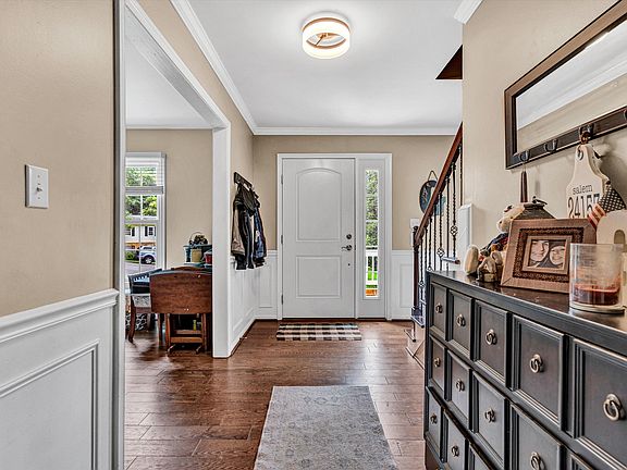 4th image of 105 Niblick Dr