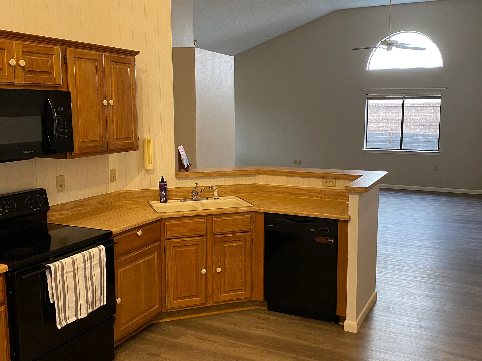 6710 Ambush Dr — Photo 3