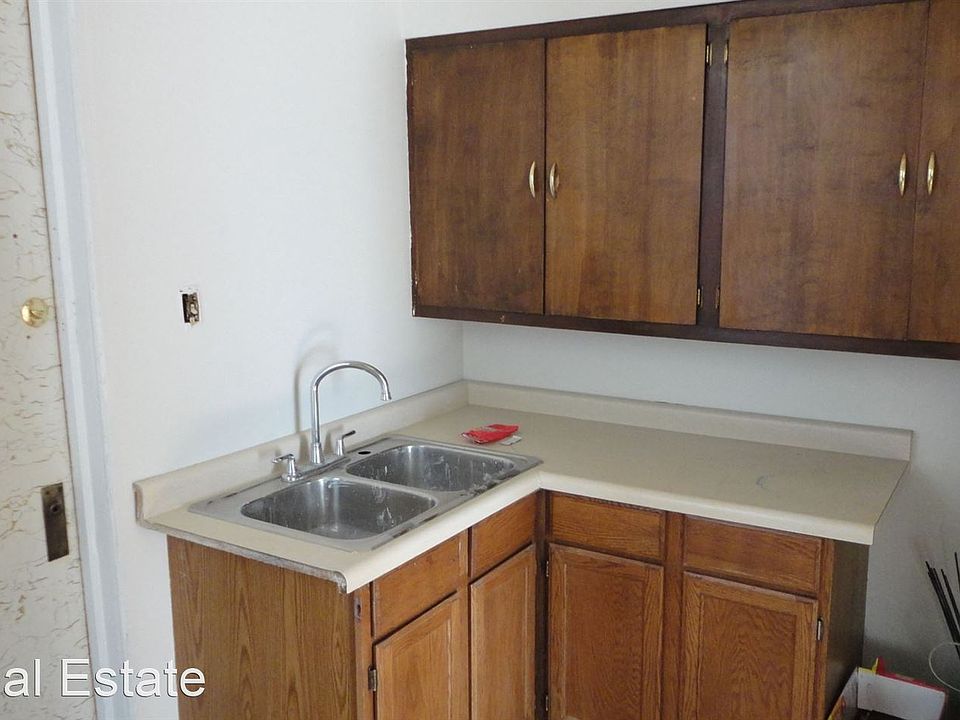 2nd image of 729 S 21st St #2