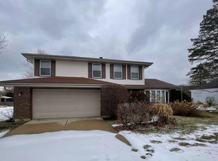 416 W Golf Rd, Libertyville, IL 60048