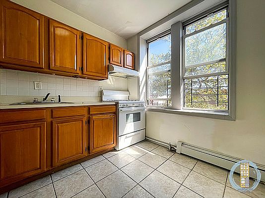 1st image of 1895 Eastern Pkwy #3RR