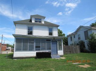 228 W 1st South St, Carlinville, IL 62626