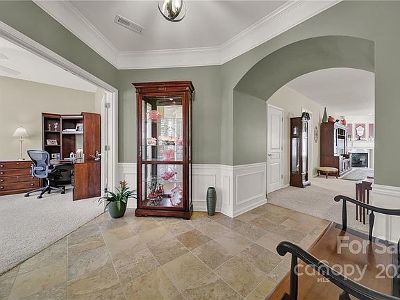 2nd image of 39644 Rosebay Ct