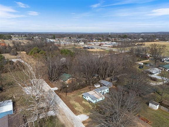 4th image of 236 Ellis Ln