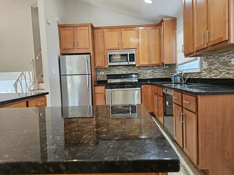 9924 Crawford Ave — Photo 6
