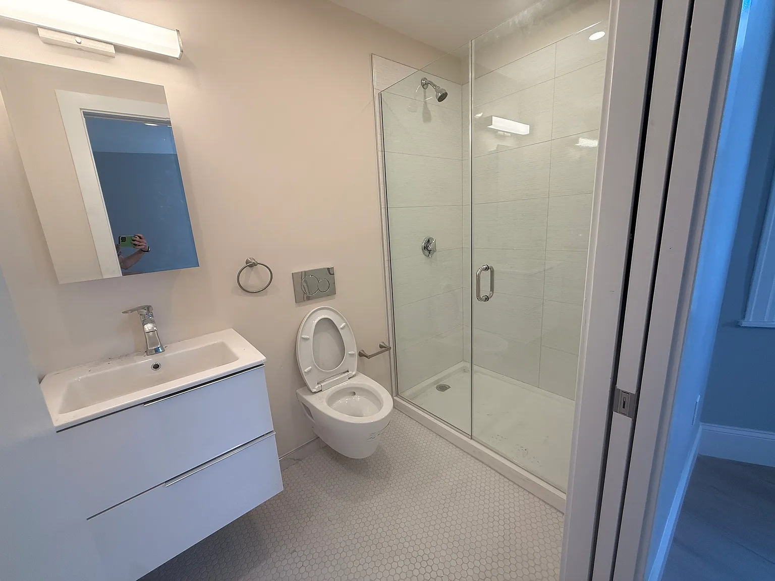 4 bed, 9999 sqft, $5,500 — Photo 4