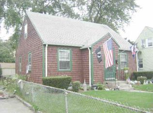 12 Farnum St, Pawtucket, RI 02861