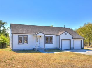 6304 E 4th Pl, Tulsa, OK 74112
