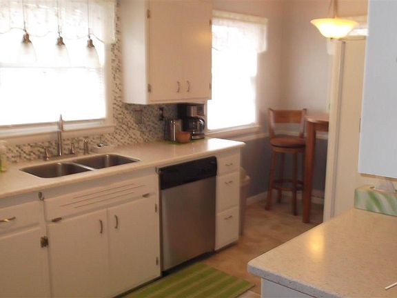 2nd image of 2615 Witters St