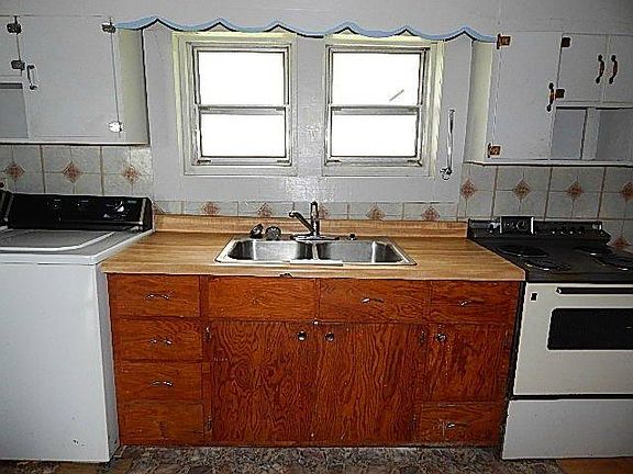 2nd image of 399 Hamby Ln