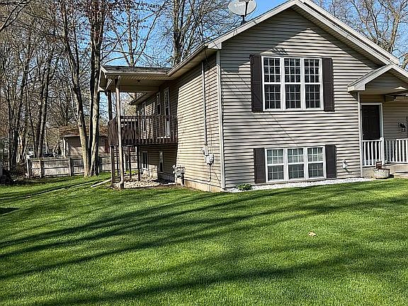 3rd image of 383 Robar Dr
