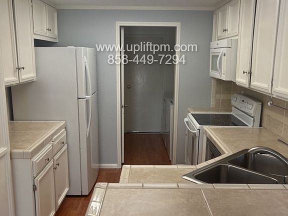 4th image of 9860 Apple Tree Dr Unit D