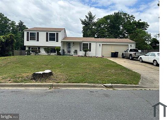 1st image of 907 Castlewood Dr