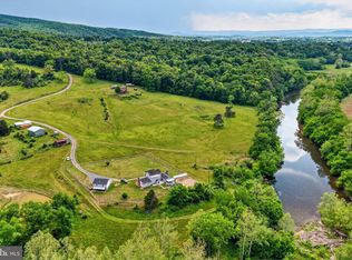 795 Hideaway Farms Rd, Edinburg, VA 22824