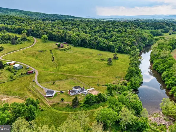795 Hideaway Farms Rd, Edinburg, VA 22824