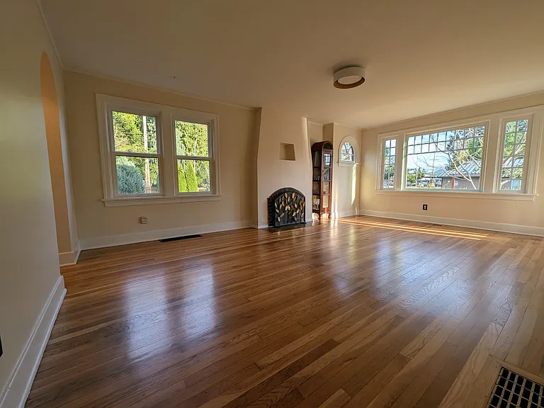 1102 E Maplewood Ave — Photo 7