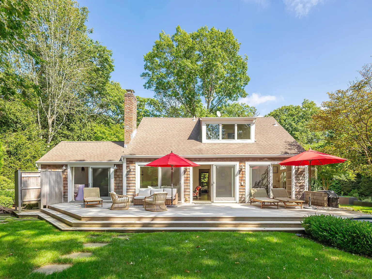 Serene Water Mill Retreat With Sweeping Farm Views — Photo 2
