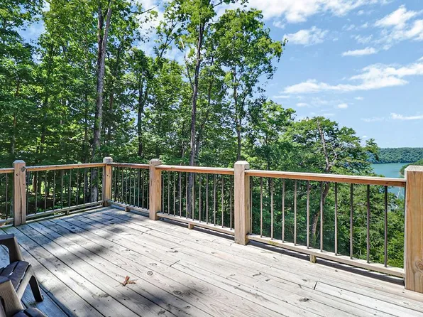 140 Rindler Rdg, Byrdstown, TN 38549