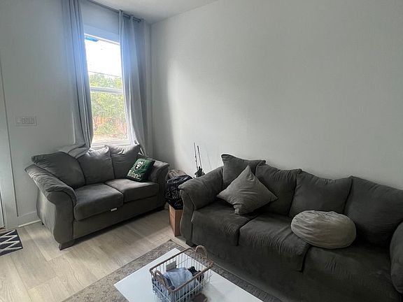 2nd image of 817-19 Adams St #819