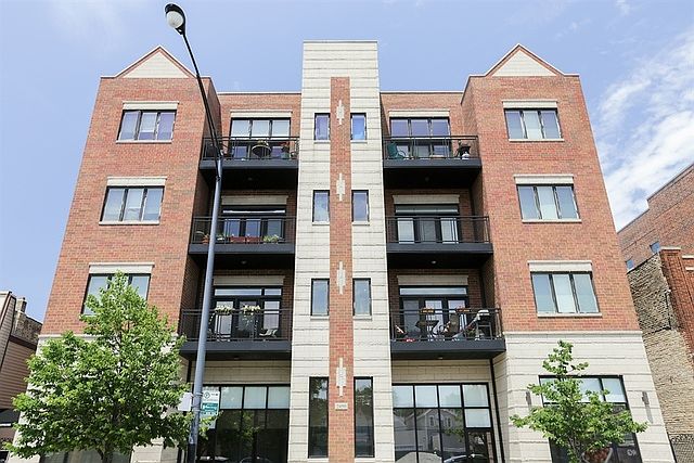 1st image of 2450 W Montrose Ave APT 3N