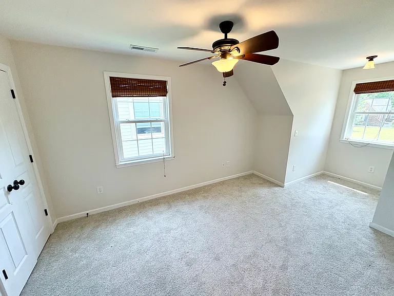 1233 Plymouth Ave — Photo 28