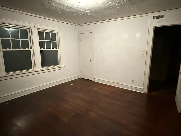 2113 N Taylor Rd — Photo 27