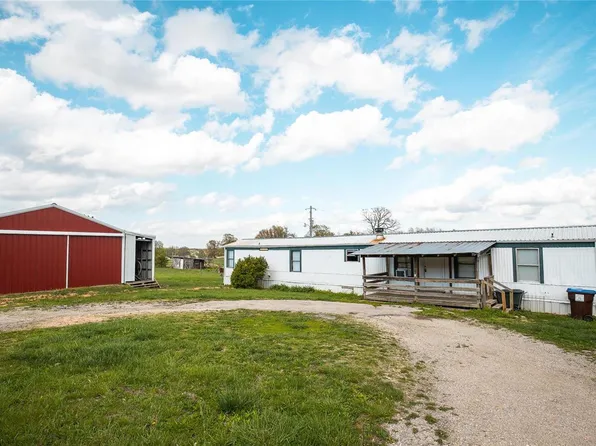 21764 Rice Dr, Lebanon, MO 65536