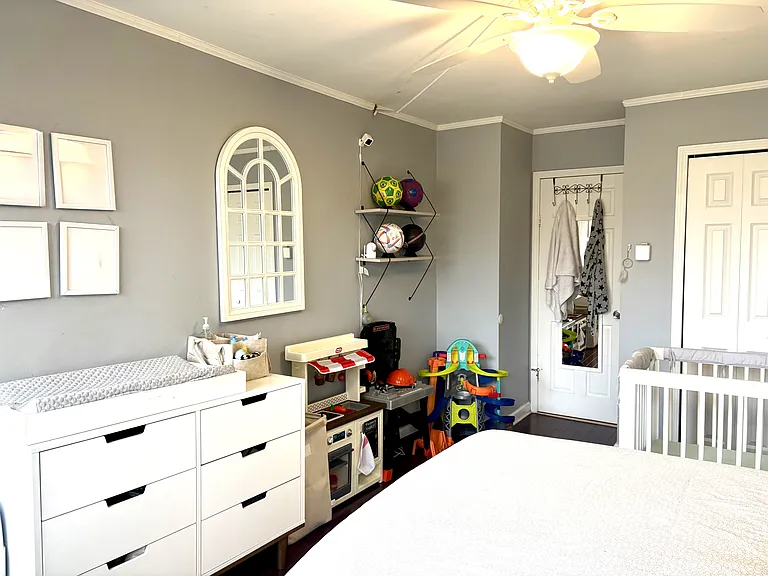300 Winston Dr #L05 — Photo 18